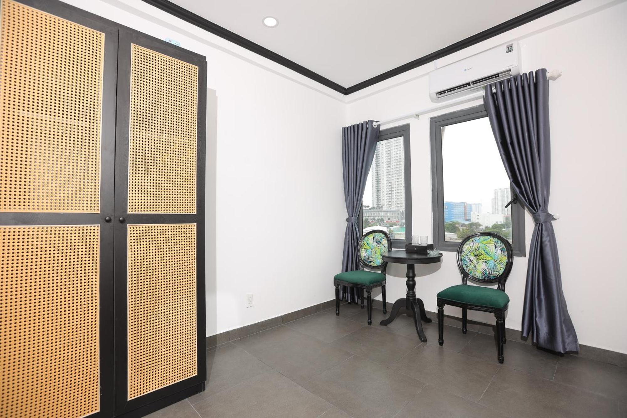 Hotel Phu Gia 228 Le Luong *
