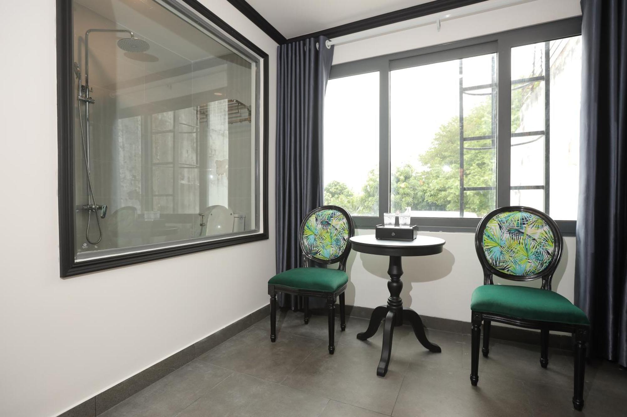 Phu Gia 228 Le Luong Hotel *