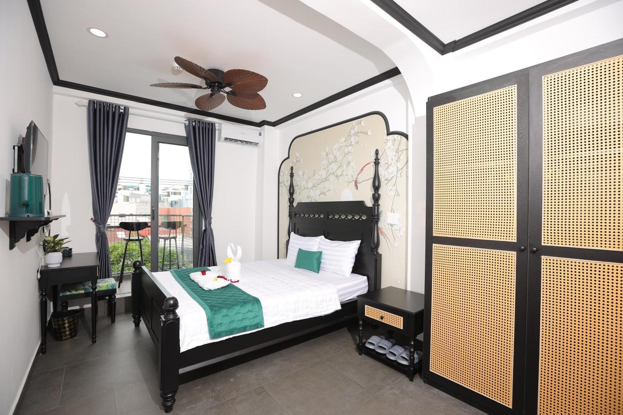 Phu Gia 228 Le Luong Hotel