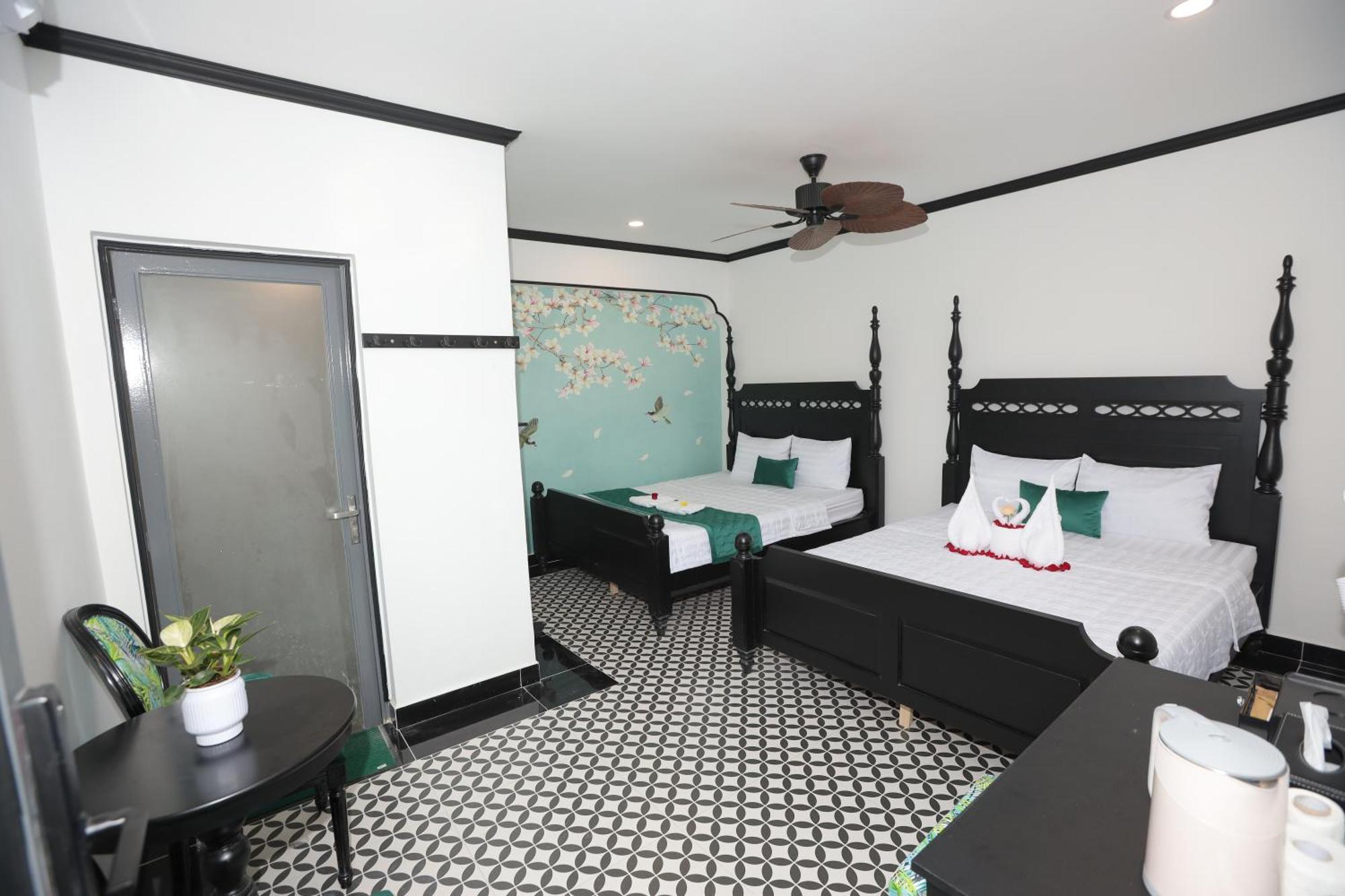 Phu Gia 228 Le Luong Hotel